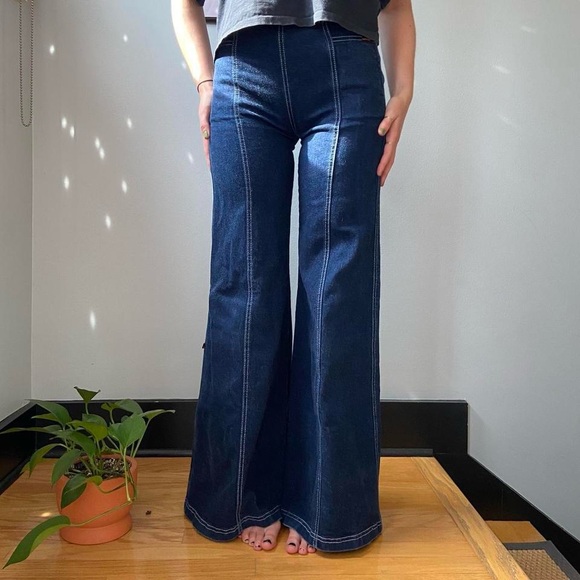 Vintage 90s Body Hugging Denim Flared Blue Jeans 🔥 - Picture 2 of 8